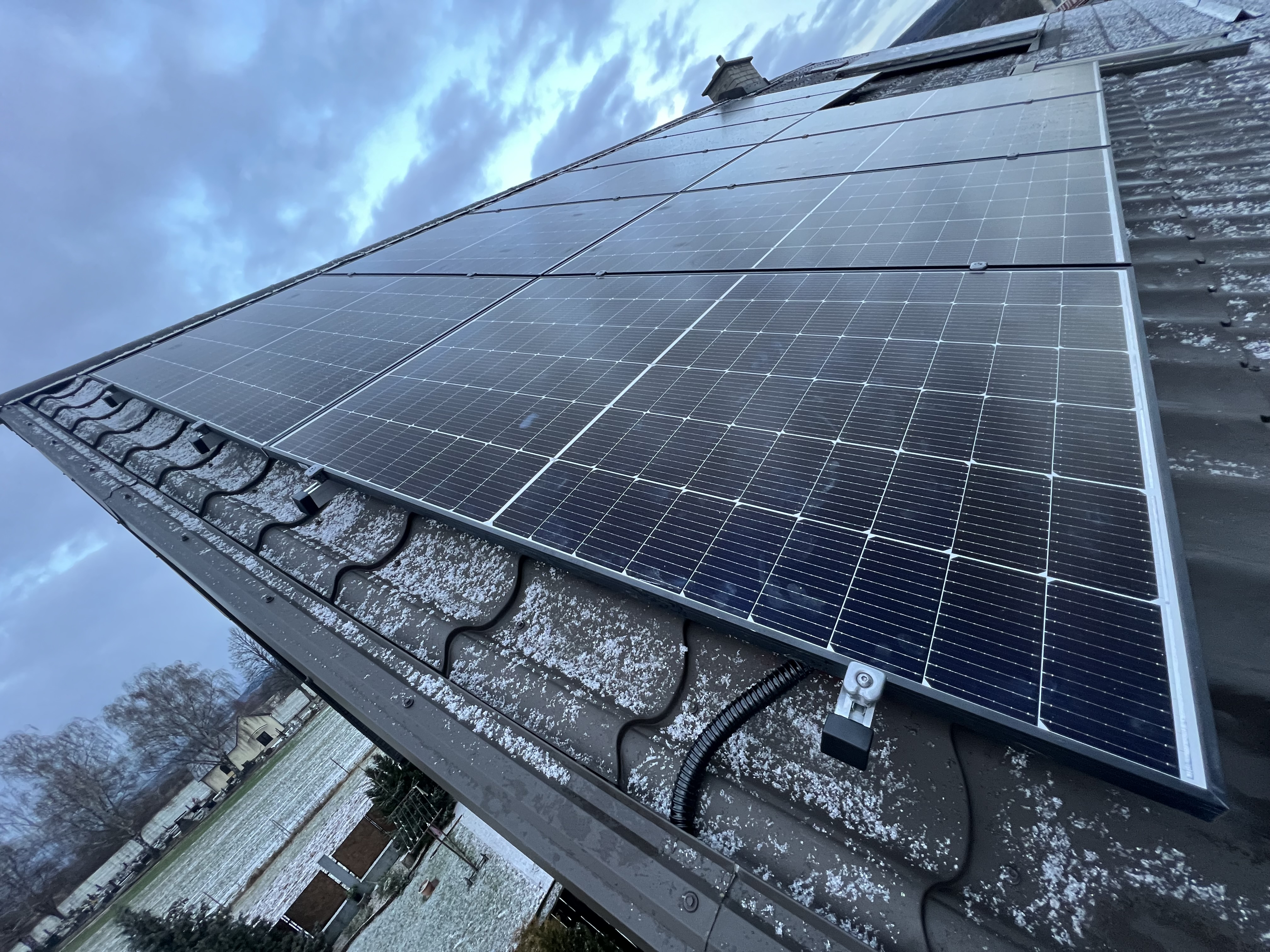 Fotovoltika s výkonom 4,55 kWp na rodinnom dome v obci Poluvsie